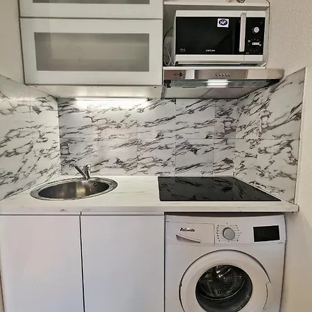 Off Apartment *